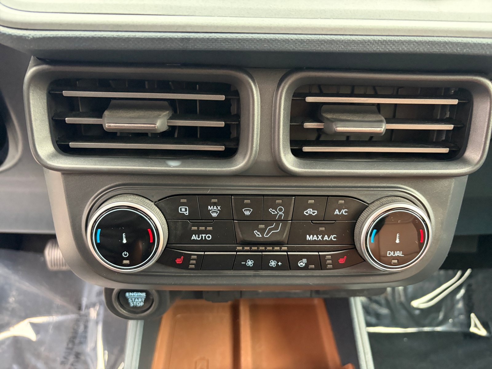 Certified 2024 Ford Maverick Lariat w/ 4K Tow Package AWD/4WD image 14