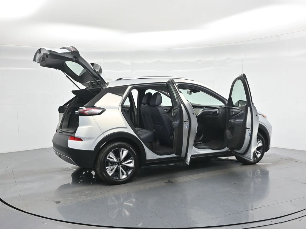 Used 2022 Chevrolet Bolt EUV LT w/ Convenience Package image 33