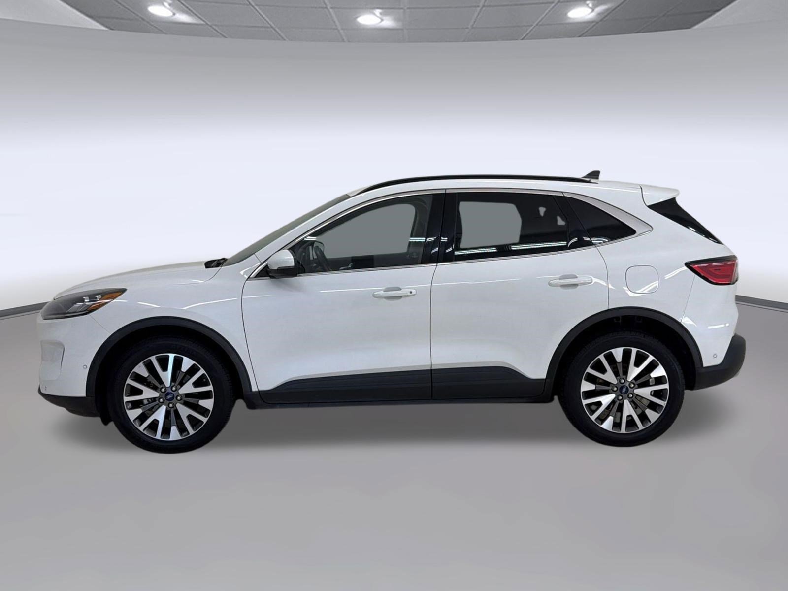 Certified 2020 Ford Escape Titanium AWD/4WD image 2