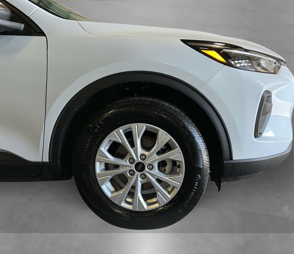 Certified 2025 Ford Escape Active AWD/4WD image 18