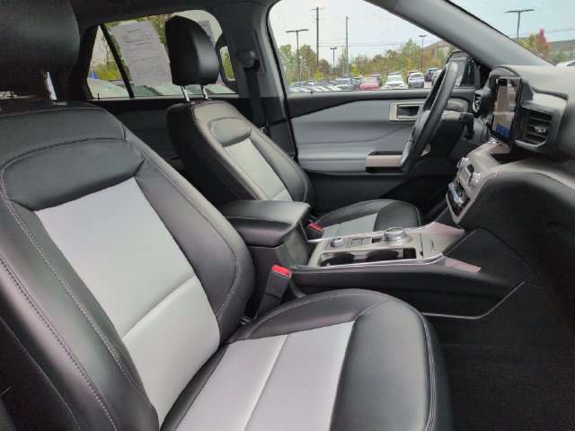 Certified 2023 Ford Explorer XLT w/ Equipment Group 202A AWD/4WD image 15