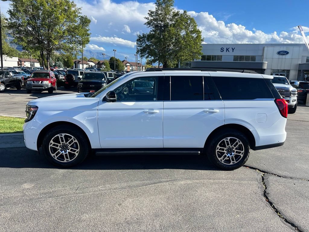 Certified 2025 Ford Expedition Active AWD/4WD image 13