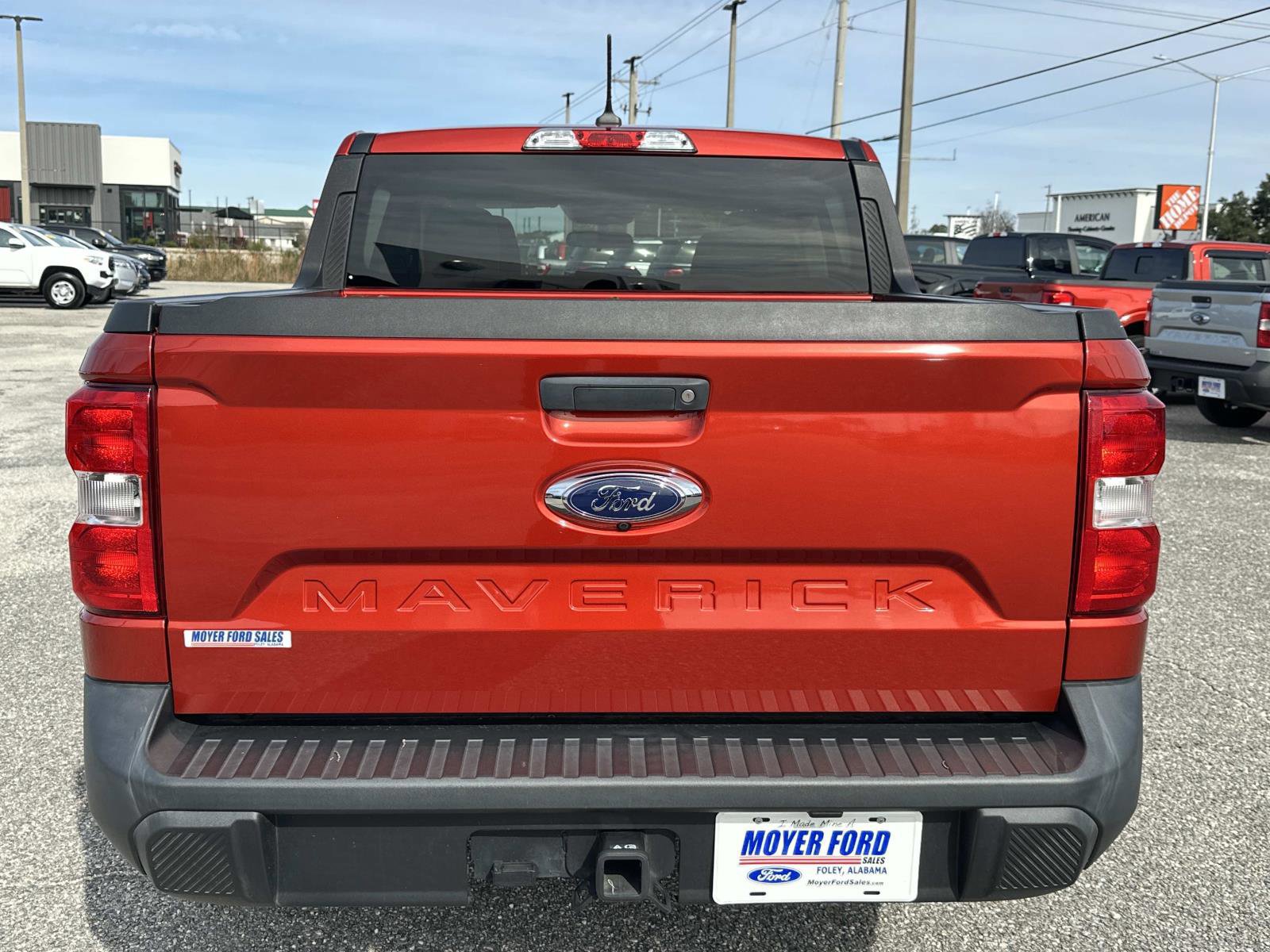 Certified 2022 Ford Maverick XLT w/ XLT Luxury Package image 3