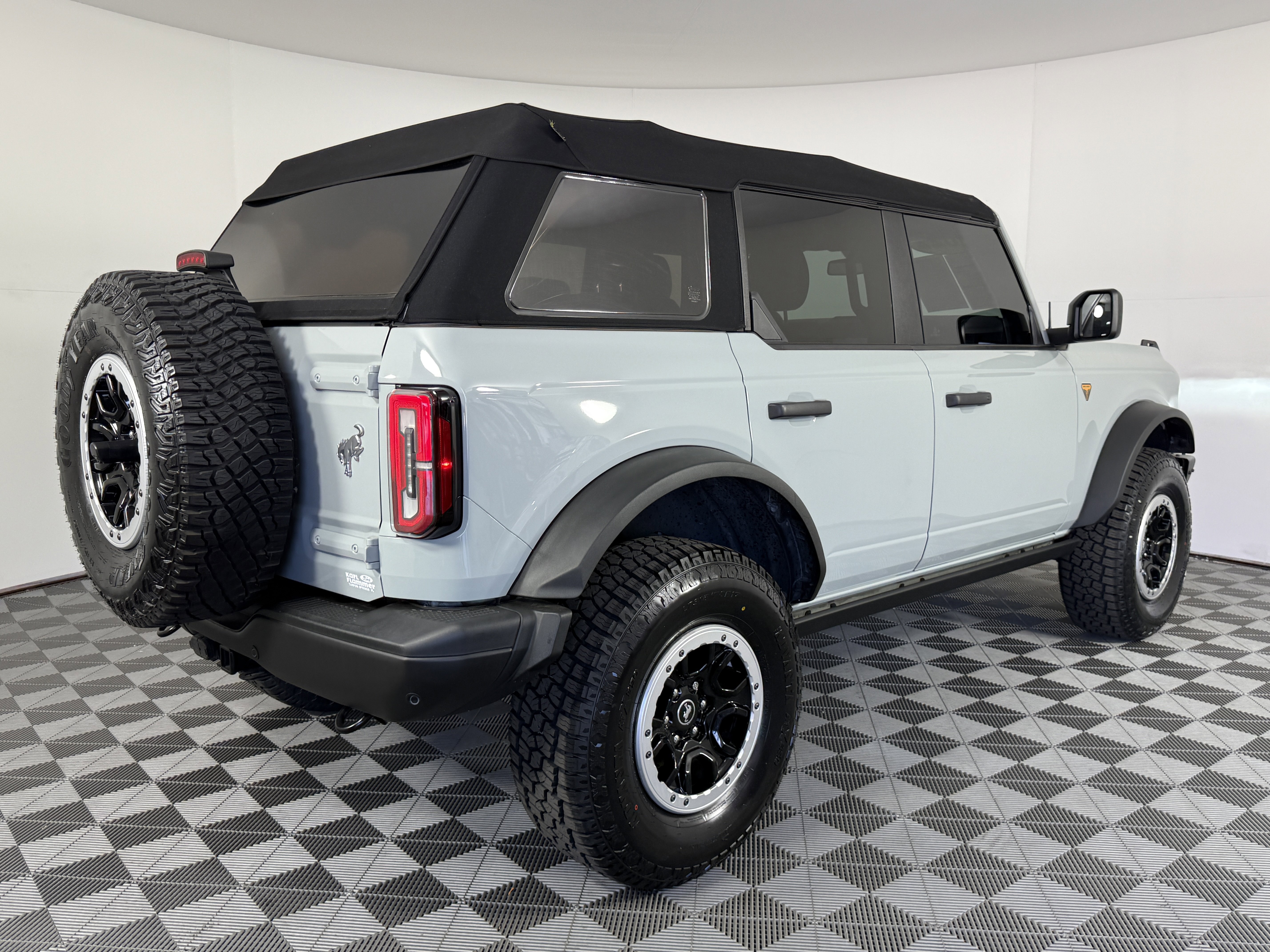 Certified 2022 Ford Bronco Badlands w/ Sasquatch Package AWD/4WD image 3