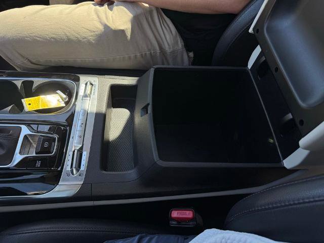 Used 2022 Kia Carnival SX Prestige image 19