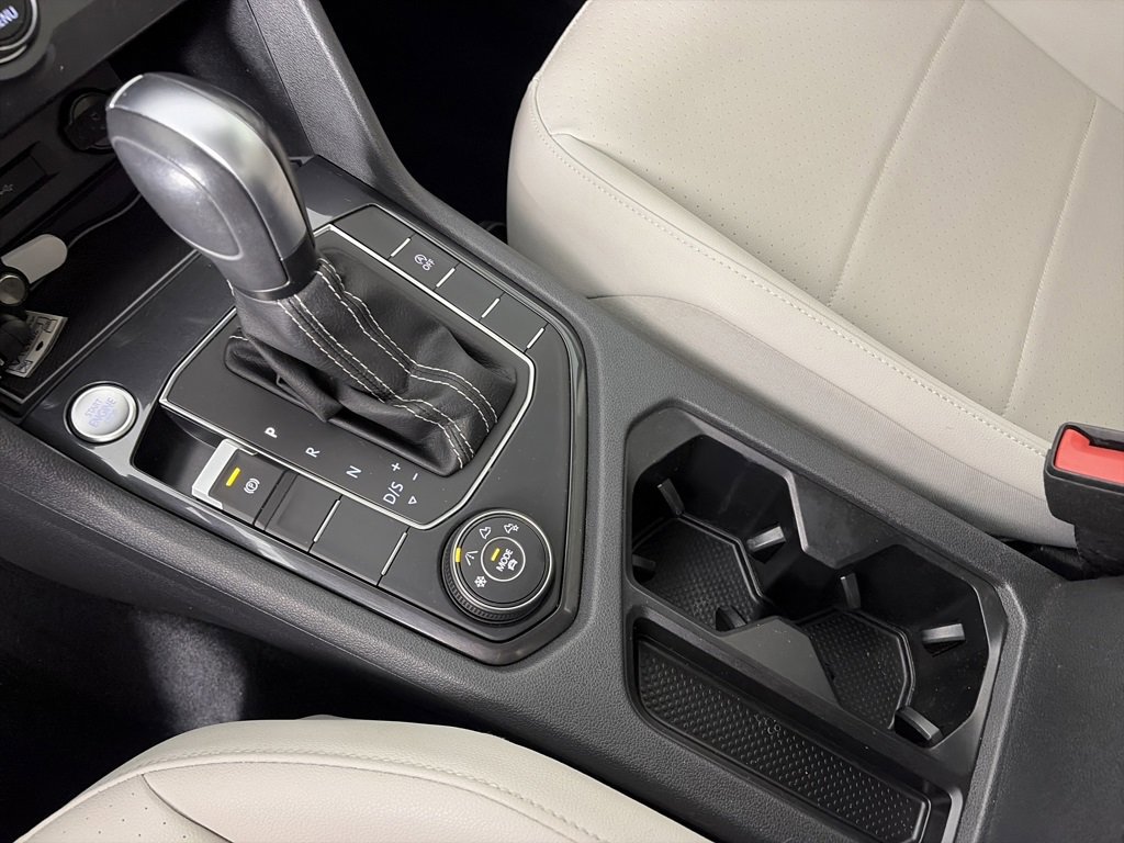 Used 2021 Volkswagen Tiguan SE image 22