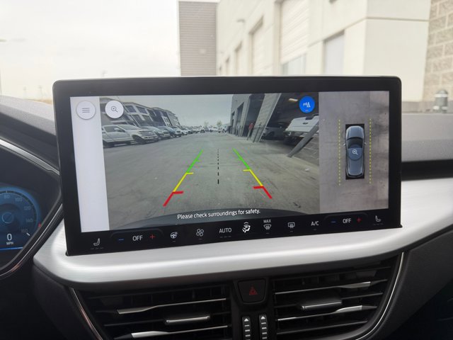 Certified 2023 Ford Escape Platinum w/ Premium Technology Package image 30