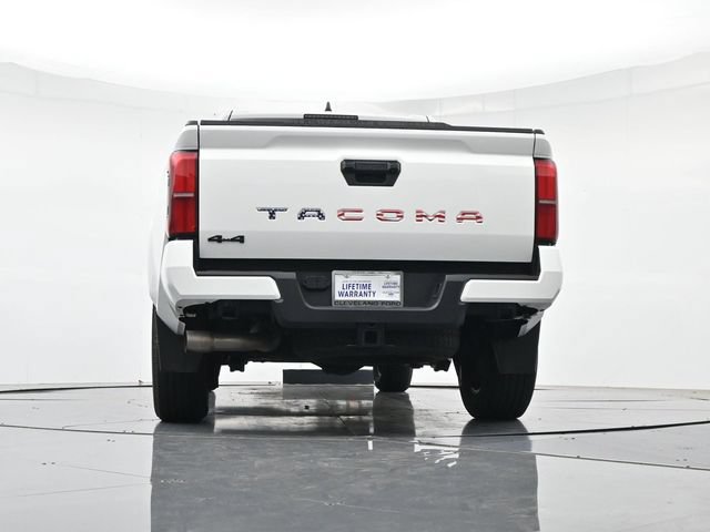 Used 2024 Toyota Tacoma TRD Sport AWD/4WD image 37