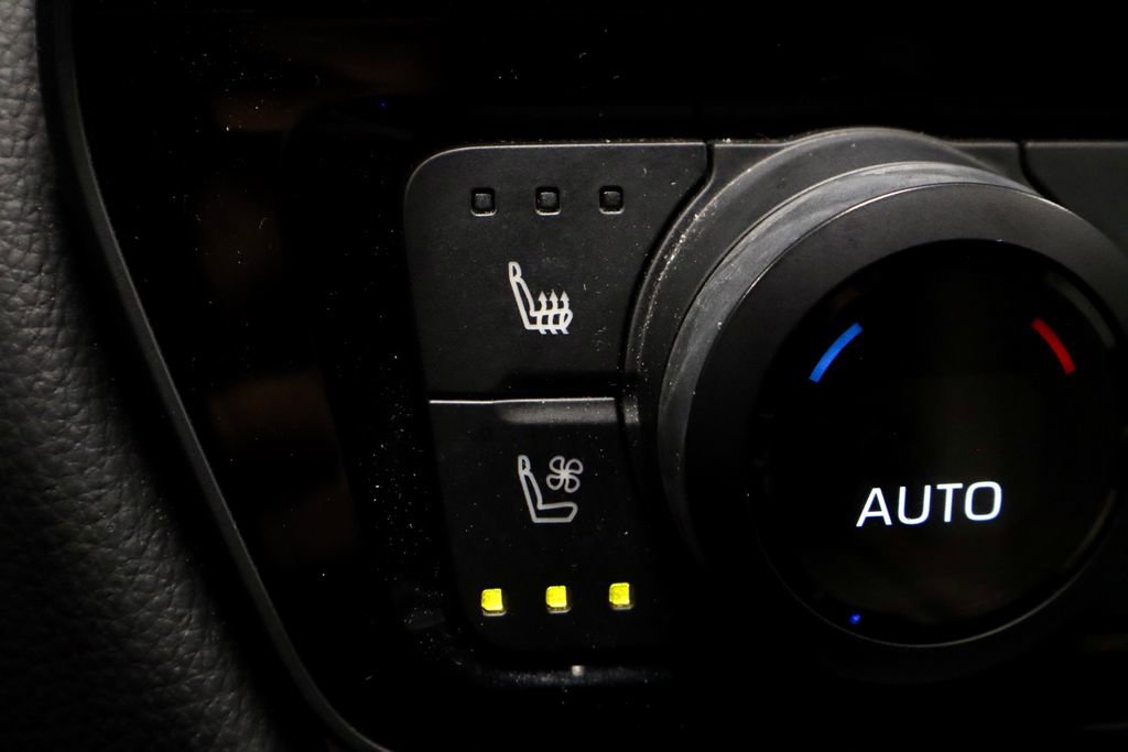 Used 2024 Toyota Grand Highlander AWD image 4