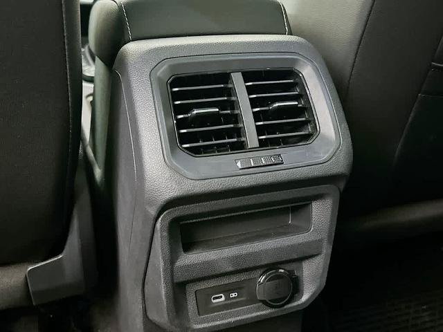 Used 2023 Volkswagen Tiguan SE R-Line AWD/4WD image 13