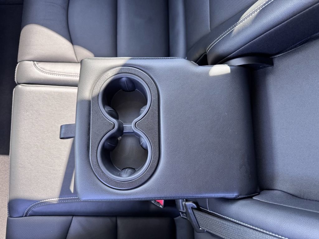 Used 2023 GMC Terrain SLT image 30