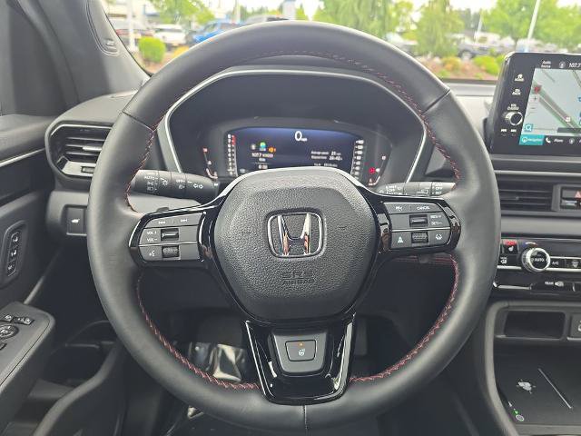 Used 2025 Honda Pilot Black Edition image 17