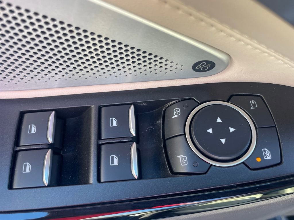 Certified 2022 Ford Explorer Platinum w/ Technology Package image 23