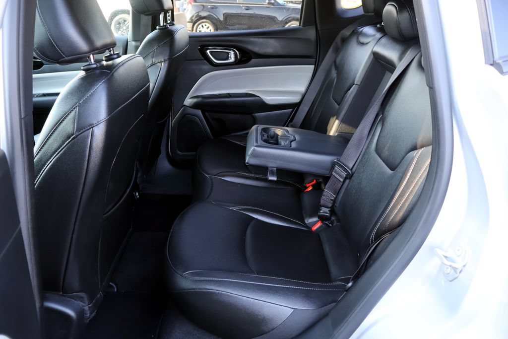 Used 2025 Jeep Compass Limited AWD/4WD image 27