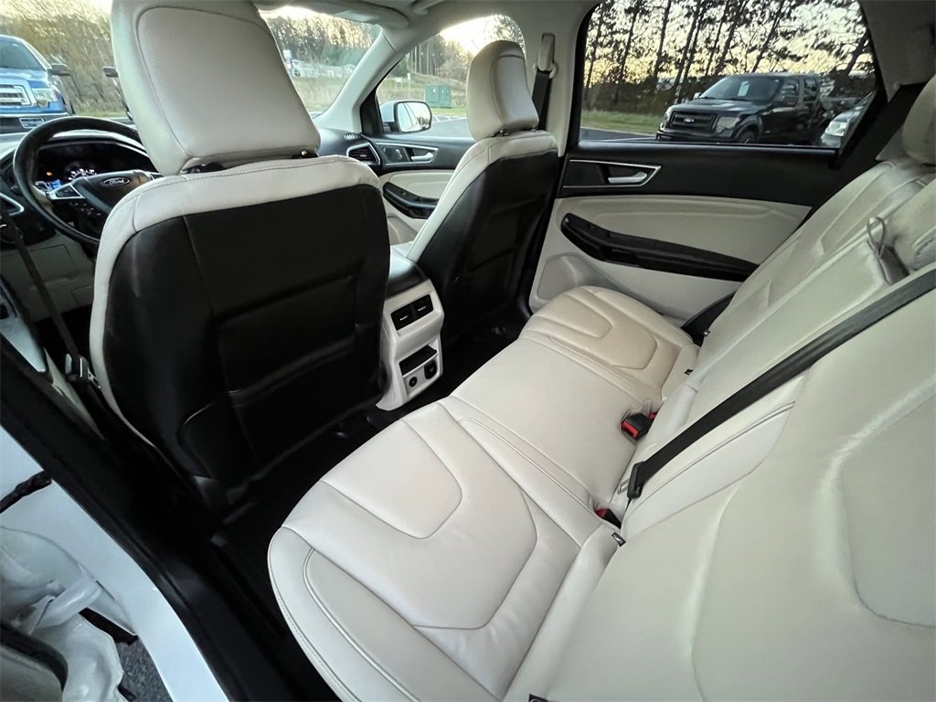 Certified 2022 Ford Edge Titanium w/ Class II Trailer Tow Package image 25