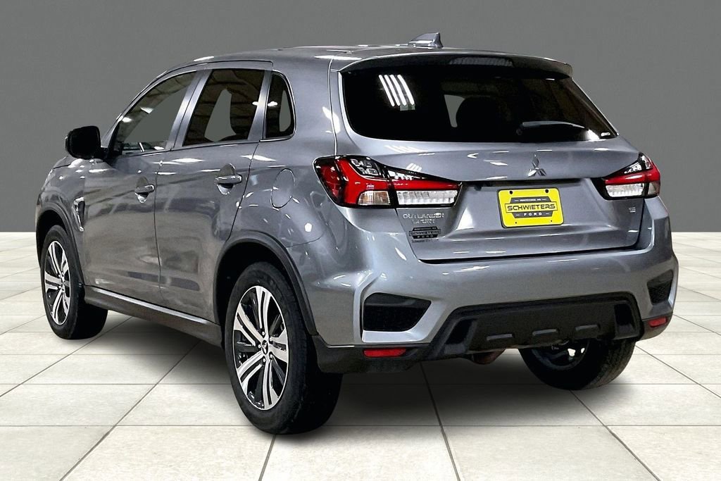 Used 2025 Mitsubishi Outlander Sport SE image 2
