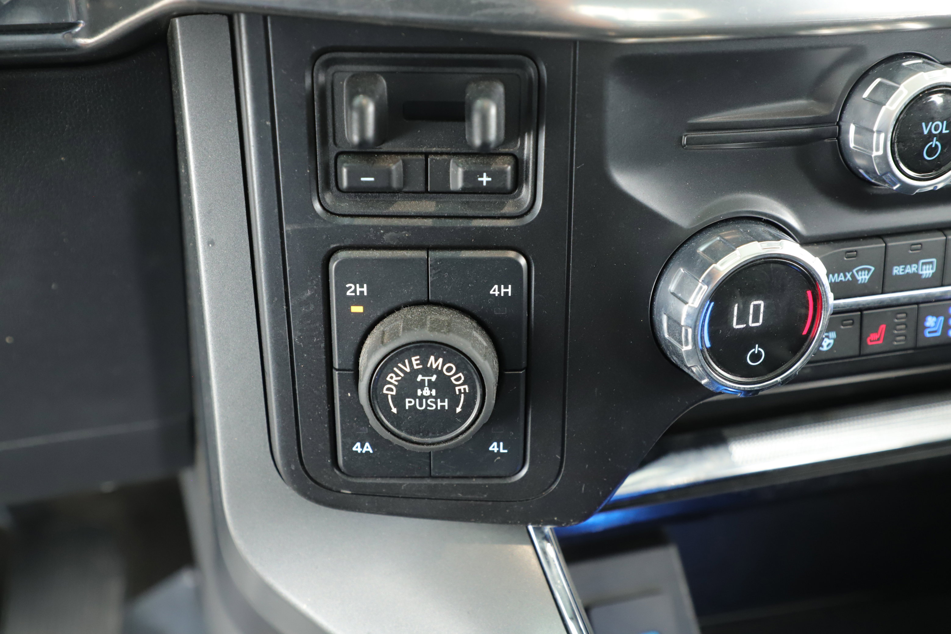 Certified 2021 Ford F150 Lariat w/ Equipment Group 502A High image 17