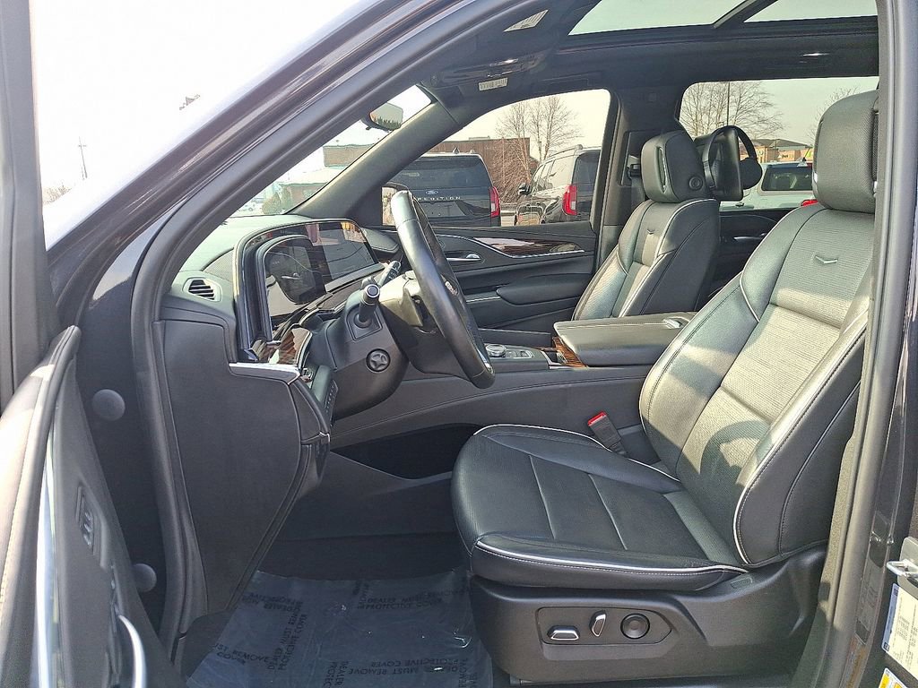 Used 2023 Cadillac Escalade ESV Premium Luxury w/ Performance Package image 14