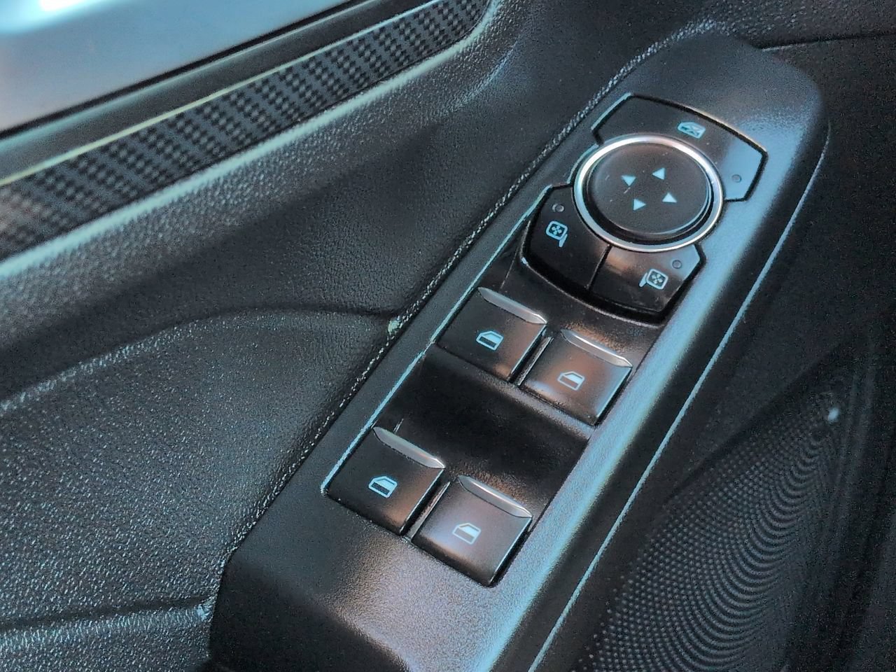 Certified 2025 Ford Escape ST-Line FWD image 22