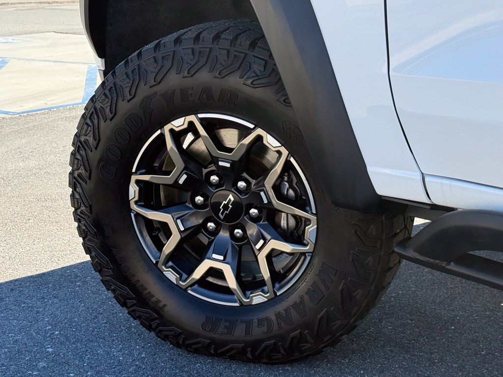 Used 2024 Chevrolet Colorado ZR2 w/ ZR2 Convenience Package III AWD/4WD image 23