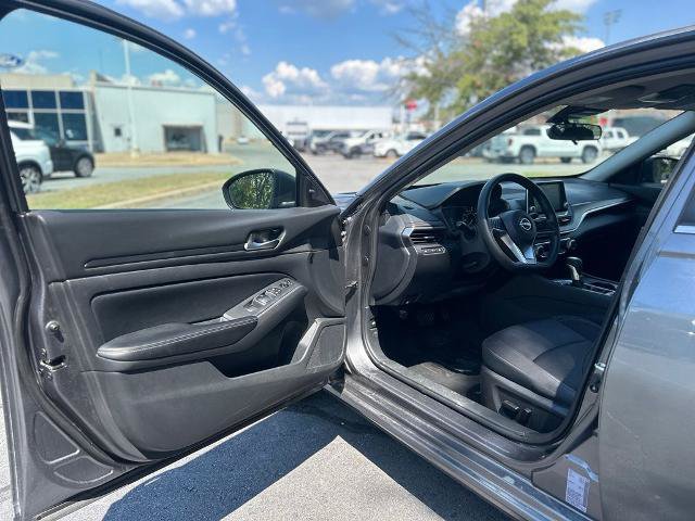 Used 2025 Nissan Altima 2.5 SV FWD image 10
