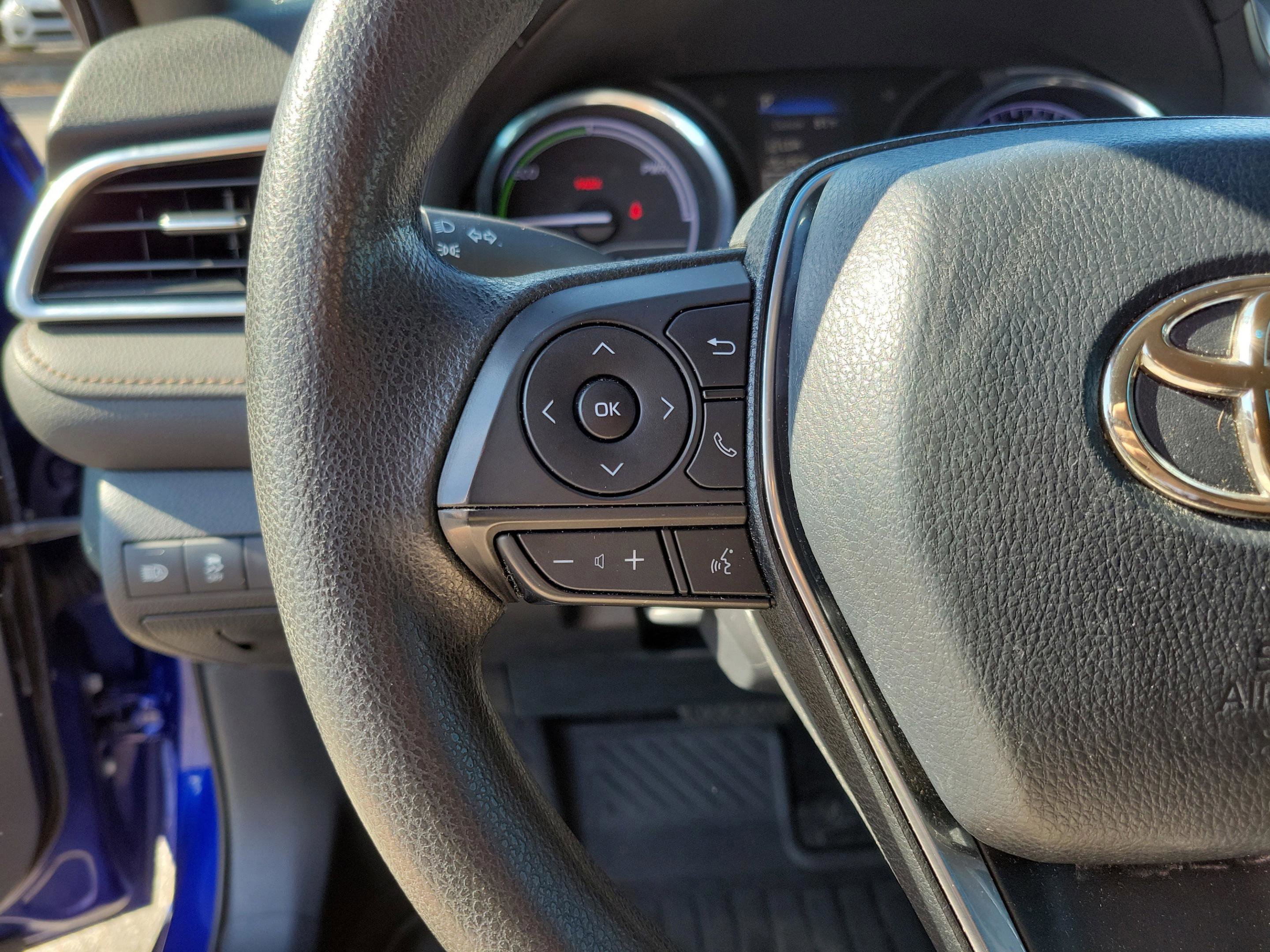 Used 2018 Toyota Camry LE image 10