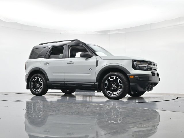 Certified 2023 Ford Bronco Sport Outer Banks w/ Tech Package AWD/4WD image 38