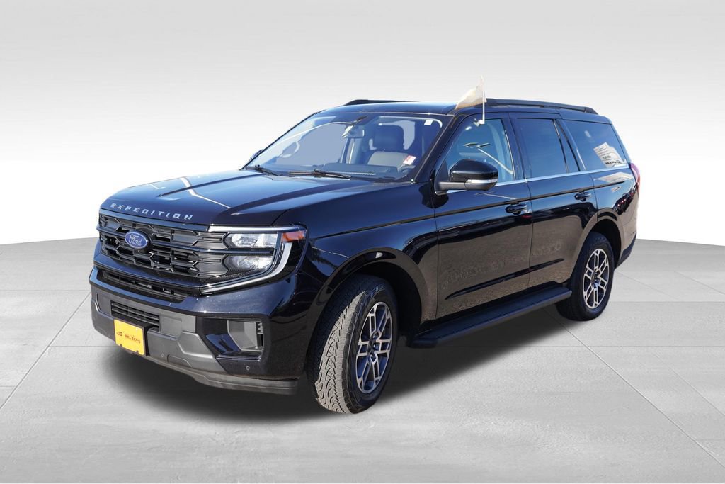 Certified 2025 Ford Expedition Active image 2