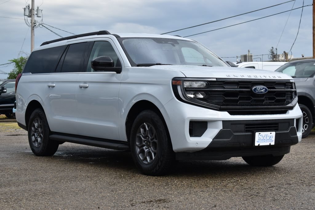 Certified 2025 Ford Expedition Max Active AWD/4WD image 3