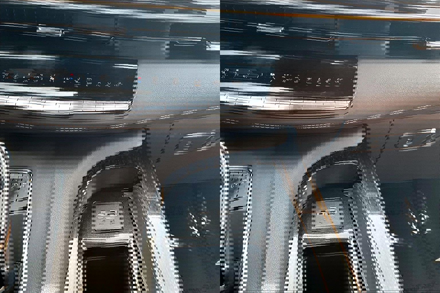 Used 2023 Cadillac Escalade Premium Luxury image 32