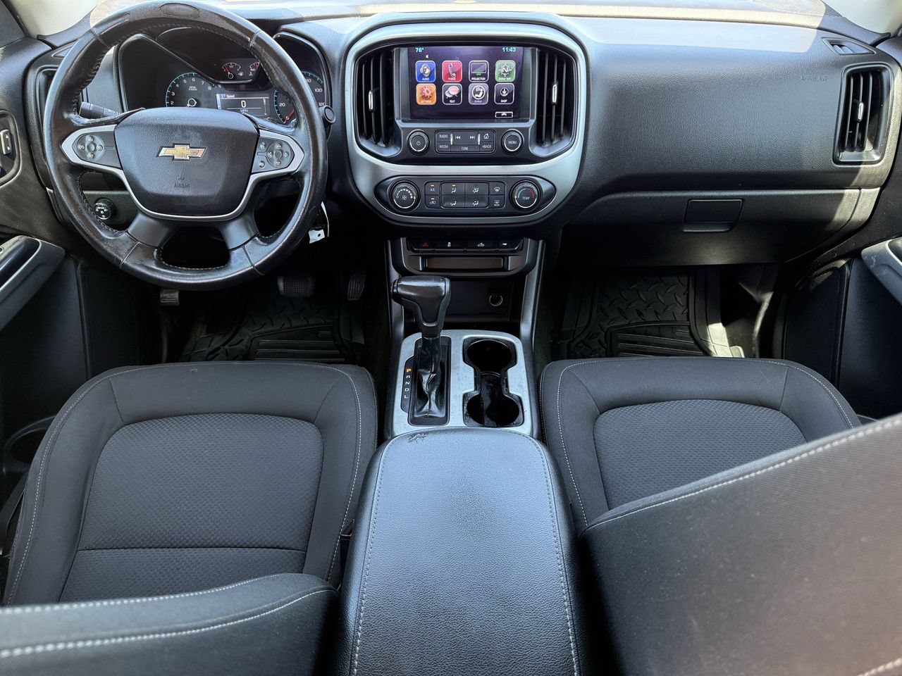 Used 2017 Chevrolet Colorado LT w/ Midnight Edition RWD image 10