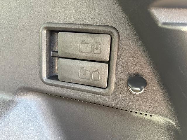 Used 2023 GMC Terrain SLE w/ Driver Convenience Package AWD/4WD image 38