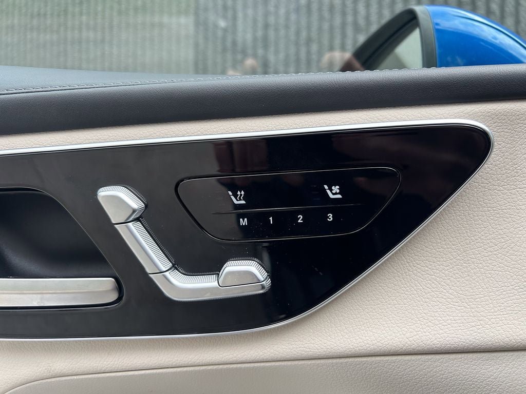 Used 2024 Mercedes-Benz GLC 300 4MATIC image 27