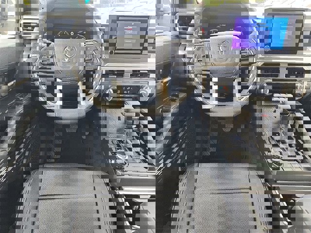 Used 2025 Toyota Tacoma TRD Sport image 9