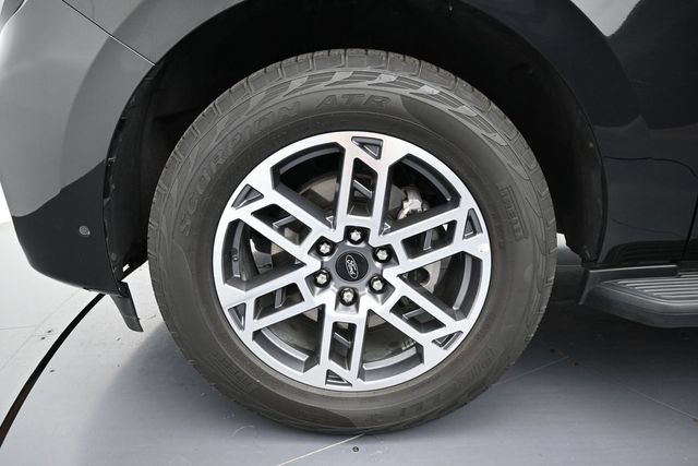 Certified 2025 Ford Expedition Active AWD/4WD image 9
