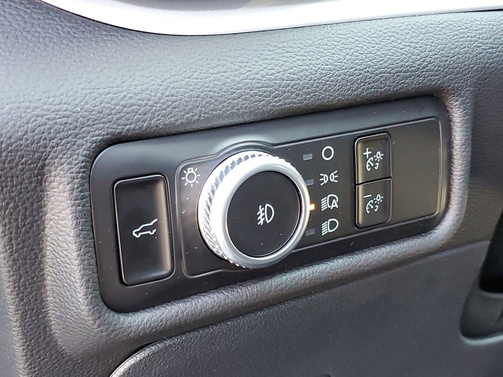 Certified 2022 Ford Explorer XLT w/ Equipment Group 202A image 13