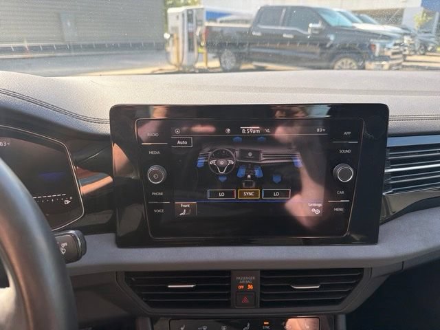 Used 2025 Volkswagen Jetta SE FWD image 22