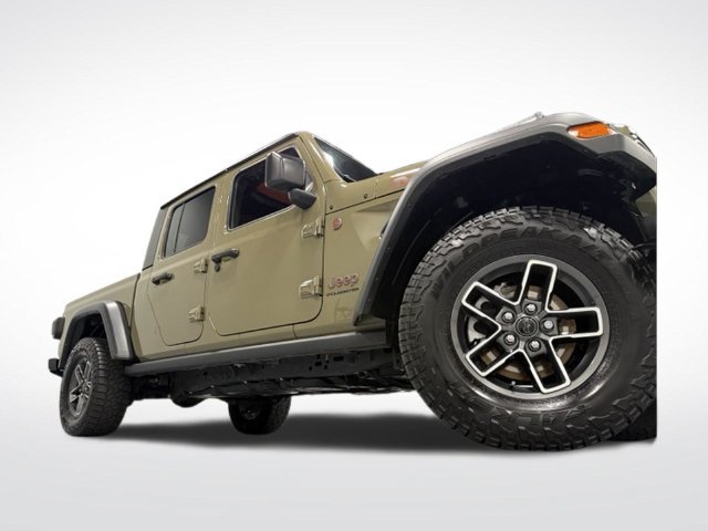 Used 2025 Jeep Gladiator Mojave w/ Convenience Group AWD/4WD image 2