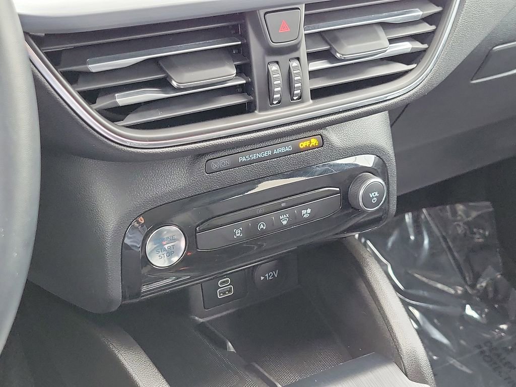 Certified 2025 Ford Escape Platinum image 18