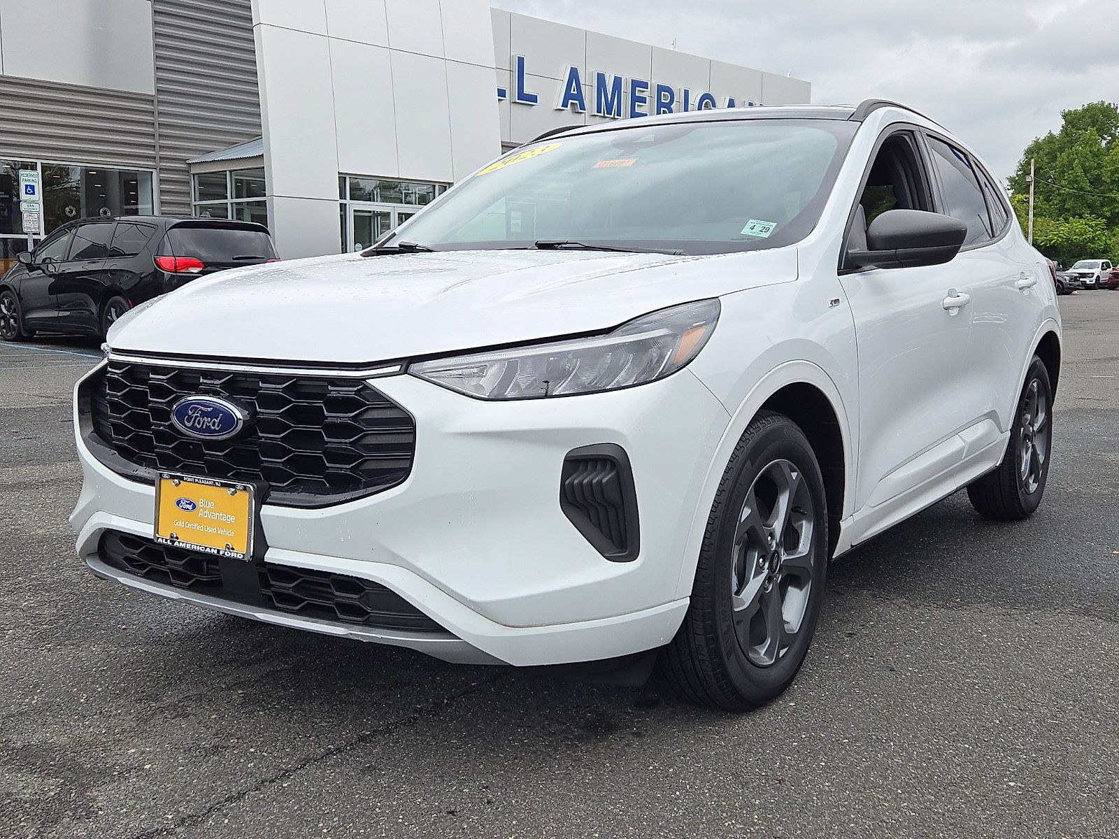 Certified 2023 Ford Escape ST-Line w/ Tech Pack #1 AWD/4WD image 4