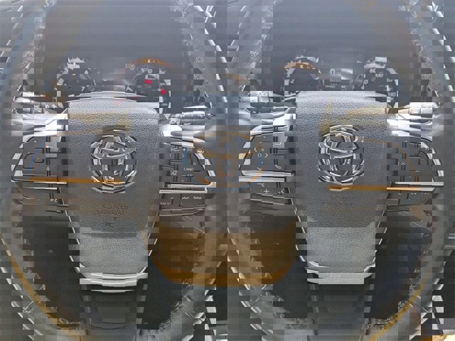 Used 2023 Toyota Highlander L image 11