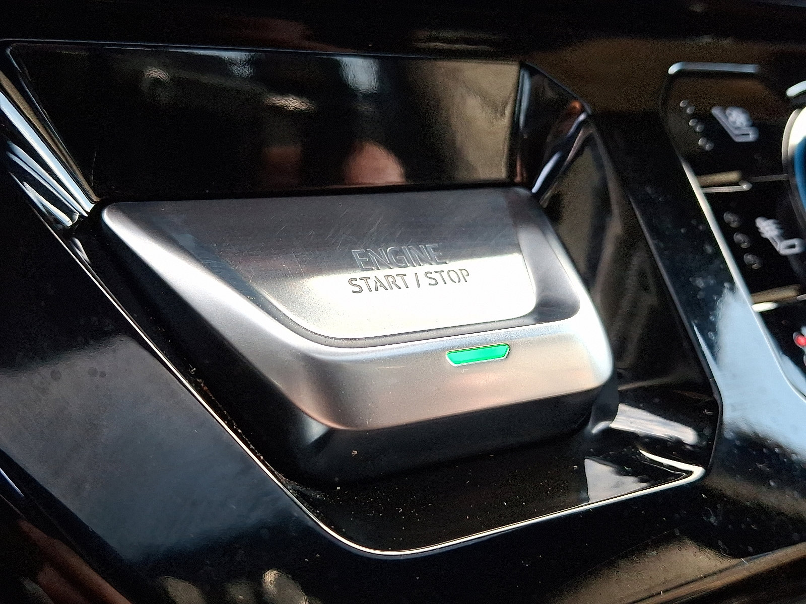 Used 2024 GMC Sierra 3500 AT4 w/ AT4 Premium Plus Package image 38