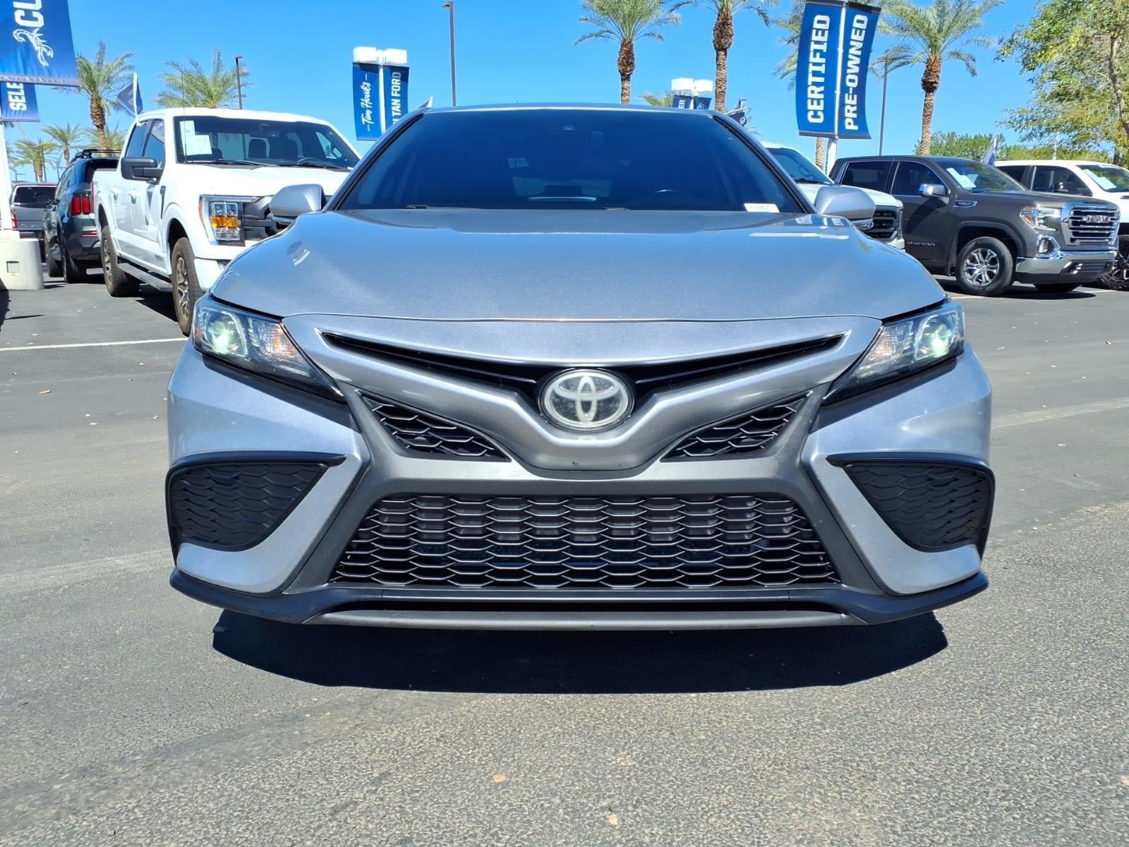 Used 2022 Toyota Camry SE w/ TRD Appearance Package (TMS) FWD image 2