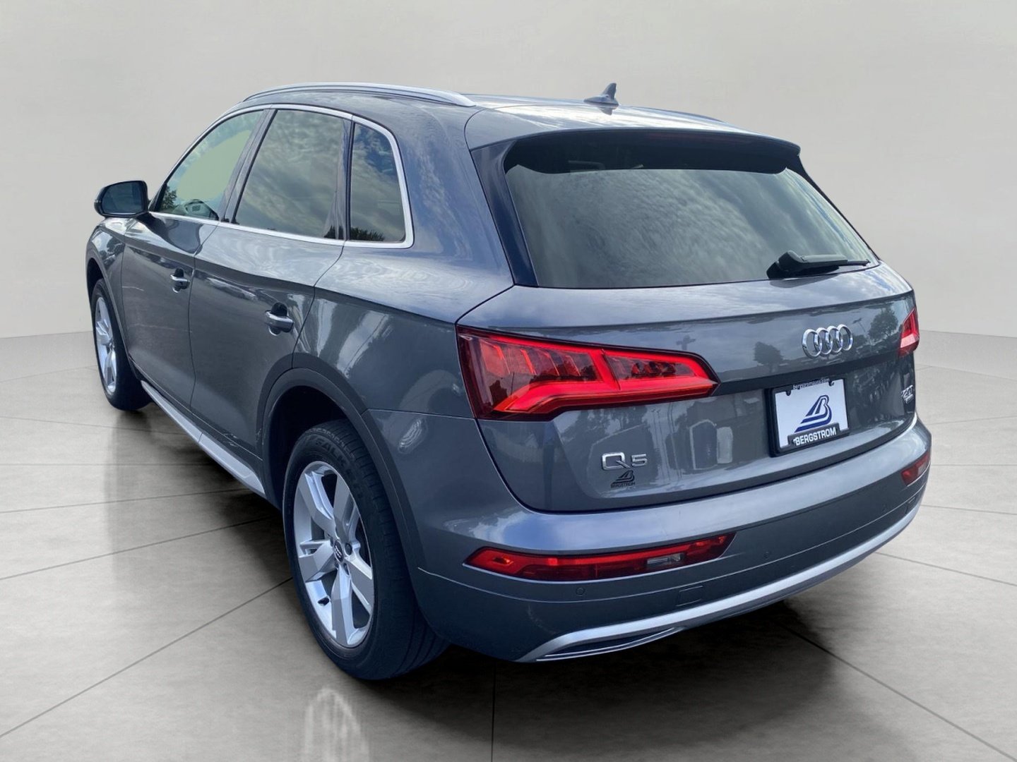 Used 2018 Audi Q5 2.0T Premium Plus w/ Premium Plus Package AWD/4WD image 6