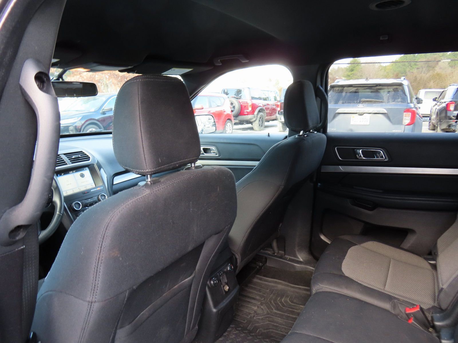 Certified 2018 Ford Explorer XLT w/ Equipment Group 201A image 25