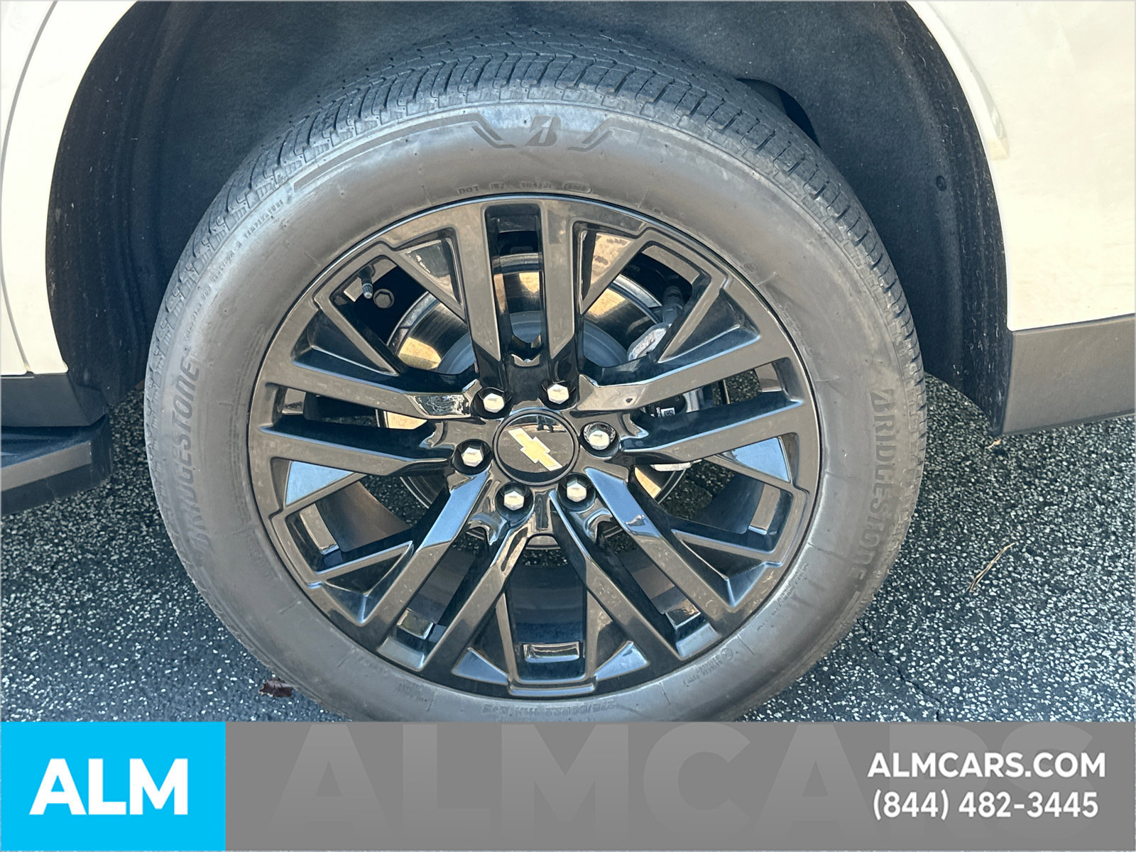 Used 2025 Chevrolet Tahoe Premier AWD/4WD image 23