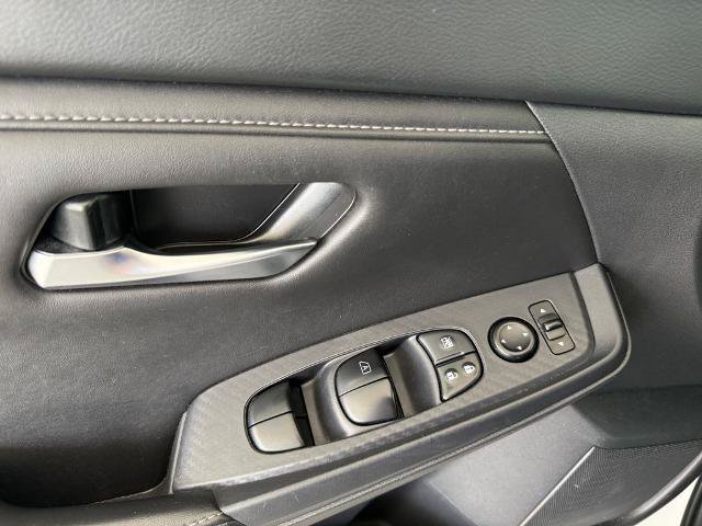 Used 2024 Nissan Sentra SV FWD image 16