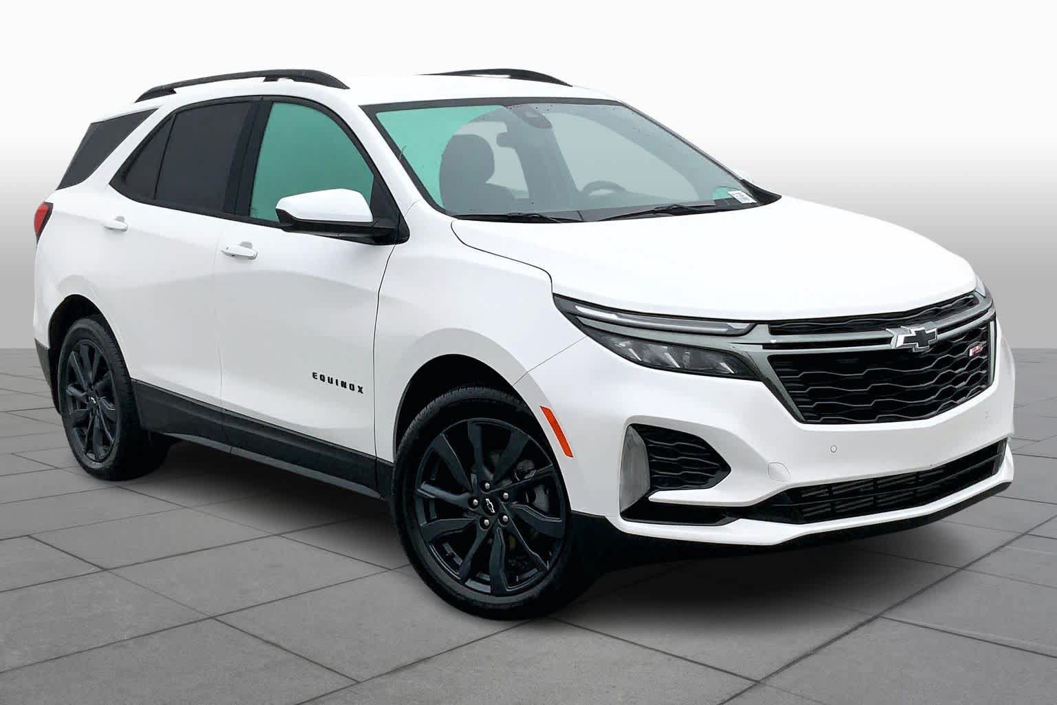 Used 2023 Chevrolet Equinox RS FWD image 3
