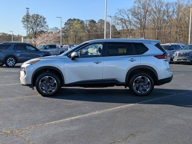 Used 2024 Nissan Rogue SV AWD/4WD image 7