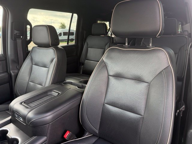 Used 2022 GMC Yukon XL SLT w/ SLT Luxury Package AWD/4WD image 13